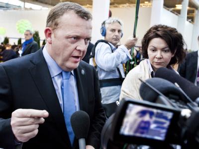 Dänemarks Ministerpräsident Rasmussen informiert die Presse. Lars Lokke Rasmussen