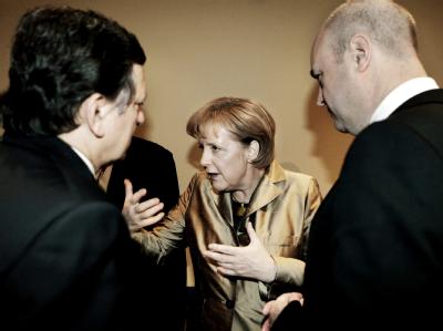 Harte Verhandlungen: Kanzlerin Merkel beim UN-Klimagipfel am 18.12.2009. Klimagipfel