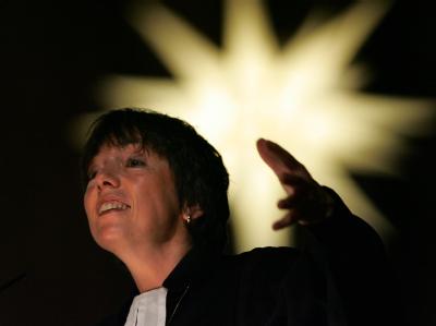 Margot Käßmann hat zu mehr Mut für eine sozialere Welt aufgerufen. Käßmann