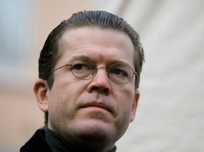 Nach Angaben von Verteidigungsminister zu Guttenberg gibt es noch keine konkreten Zahlen über die künftige deutsche Truppenstärke in Afghanistan. Karl-Theodor zu Guttenberg