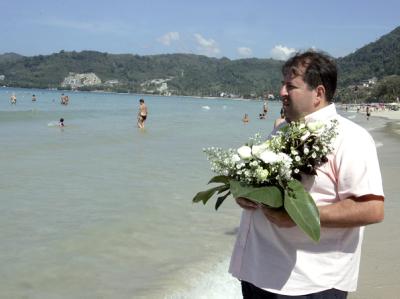 Dieser Mann hat vor fünf Jahren seine Freunde verloren. Tsunami-Gedenken