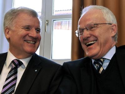 Gute Stimmung in Wildbad Kreuth: Der bayerische Ministerpräsident Seehofer (l) und sein nordrhein-westfälischer Amtskollege Rüttgers. Seehofer und Rüttgers