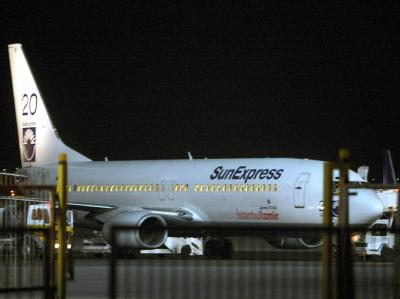 Die aus Stuttgart kommende SunExpress-Maschine nach ihrer ungeplanten Landung in Thessaloniki: SunExpress-Maschine