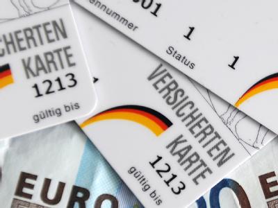 Die Apotheker werfen den gesetzlichen Krankenkassen eine Verschleierung ihrer Finanzlage vor. Kassen-Karten