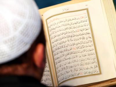Ein Imam in der Sehitlik-Moschee in Berlin. Imam