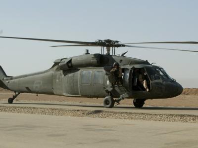 Ein US-Hubschrauber vom Typ Black Hawk UH 60 (Archivbild). Ein Hubschrauber gleichen Typs ist bei Viernheim abgestürzt. US-Hubschrauber