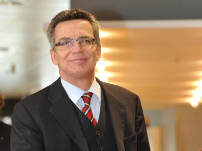 Bundesinnenminister Thomas de Maizière: Deutschland wird 50 Dissidenten aus dem Iran Zuflucht gewähren. (Archivbild) Thomas de Maizière