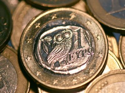 Die Griechen müssen sich auf weitere drastische Sparmaßnahmen einrichten. Griechische Ein-Euro-Münze