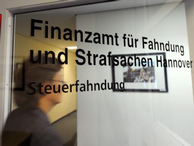 Sitz der Steuerfahndung in Hannover: Die Zahl der Selbstanzeigen nähert sich der Grenze von 10 000. Steuerfahnder