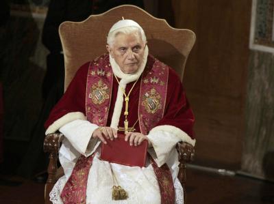 Papst Benedikt XVI. bei seinem Besuch der lutherischen Kirche in Rom. Papst Benedikt