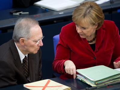 Finanzminister Schäuble und Kanzlerin Merkel befürchten, dass Deutschland in der EU zum Dauer-Geldgeber wird. Notfallplan für Athen