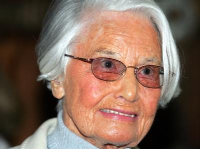 Die Gründerin des Meinungsforschungsinstituts Allensbach, Elisabeth Noelle-Neumann, ist im Alter von 93 Jahren gestorben. Noelle-Neumann