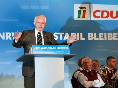 Der NRW-Ministerpräsident Rüttgers: Bei der Landtagswahl können derzeit weder die amtierende Regierungskoalition von CDU und FDP noch ein rot-grünes Bündnis mit einer Mehrheit rechnen. Jürgen Rüttgers