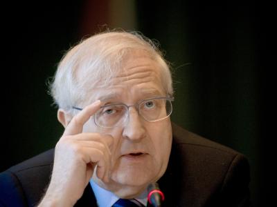 Bundeswirtschaftsminister Rainer Brüderle hat eine Debatte um die Verteilung der Mehrwertsteuer angestoßen. Rainer Brüderle