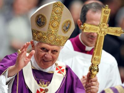 Nach dem Skandal um pädophile Priester sind viele Deutsche mit Papst Benedikt XVI. unzufrieden. Papst Benedikt XVI.