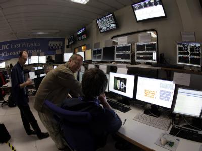 Wissenschaftler im LHC-Kontrollraum im CERN. CERN