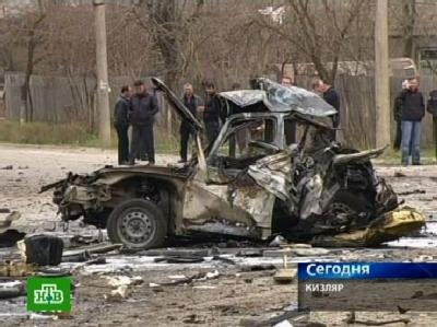 Russische Fahnder ermitteln am Schauplatz des Bombenanschlags. Selbstmordattentate im Nordkaukasus