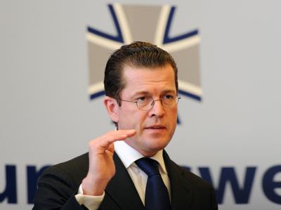 Verteidigungsminister zu Guttenberg will mehr Geld für eine bessere Ausrüstung der Bundeswehr. Karl-Theodor zu Guttenberg