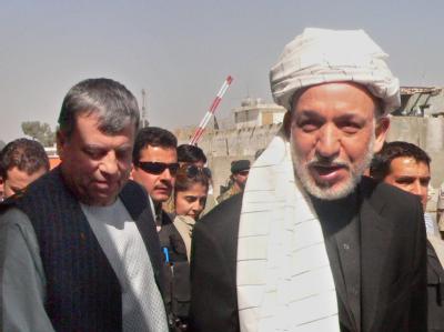Der afghanische Präsident Hamid Karsai hat den Start einer geplanten Großoffensive von der Zustimmung örtlicher Stammesführer abhängig gemacht. Karsai