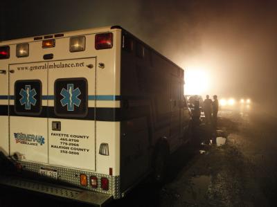 Ein Krankenwagen steht an der Upper-Big-Branch-Kohlegrube bereit. Rettungswagen an der Mine in West Virginia