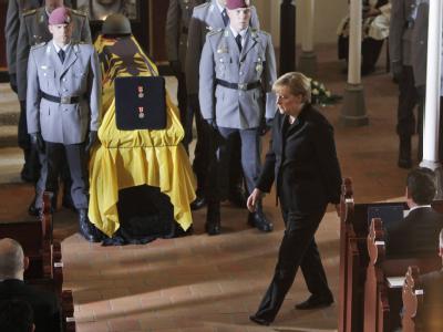 Bundeskanzlerin Angela Merkel beim Trauergottesdienstes für die drei deutschen Soldaten, die am 2. April in Afghanistan getötet worden waren. Trauerfeier für getötete Soldaten