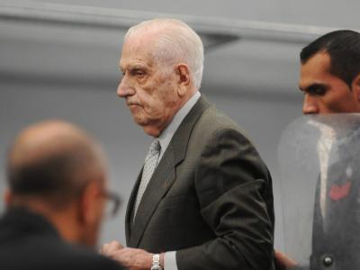 Reynaldo Bignone ist wegen Folter, Raub, Freiheitsberaubung und Hausdurchsuchungen während der argentinischen Militärdiktatur verurteilt worden. Reynaldo Bignone