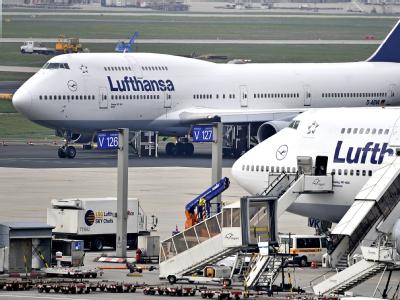 Noch nie in der Luftfahrtgeschichte des Kontinents standen so viele Flugzeuge am Boden. Flug-Stau