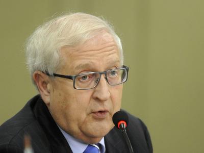 Das Griechenland-Hilfspaket der Europäer und des Internationalen Währungsfonds (IWF) hat nach Angaben von Wirtschaftsminister Rainer Brüderle in drei Jahren ein Volumen von 135 Milliarden Euro. Bundeswirtschaftsminister Rainer Brüderle