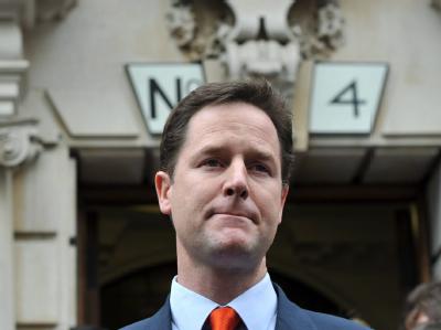 Nick Clegg und seine Liberaldemokraten sind das Zünglein an der Waage: Sie könnten bestimmen, ob künftig die Konservativen oder Labour den Premier stellen. Nick Clegg