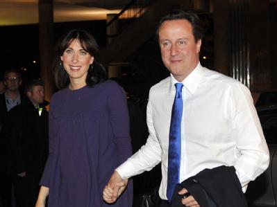 David Cameron mit seiner Frau Samantha am Abend des Wahltags. David Cameron