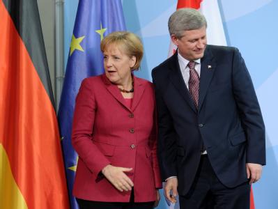 Kanzlerin Angela Merkel und der kanadische Ministerpräsident Stephen Harper haben die Lage auf den Finanzmärkten besprochen. Merkel empfängt Harper