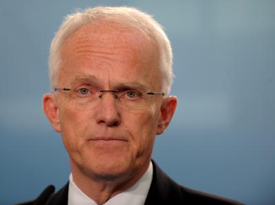 Enttäuscht gibt der nordrhein-westfälische Ministerpräsident Jürgen Rüttgers nach Bekanntgabe der ersten Hochrechnungen ein Statement ab. Wahlverlierer Rüttgers