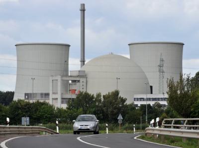 Wie viele Jahre sollen die Meiler am Netz bleiben? Die Gutachter, die die Regierung zur Vorbereitung ihres «Energiekonzeptes 2050» beauftragt hat, empfehlen längere Laufzeiten von zwölf bis 20 Jahren. AKW Biblis