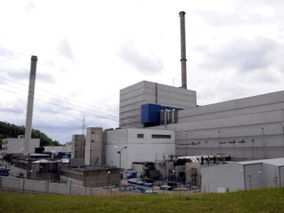 Die beiden Trafohäuser des AKW Krümmel in Geesthacht. Krümmel