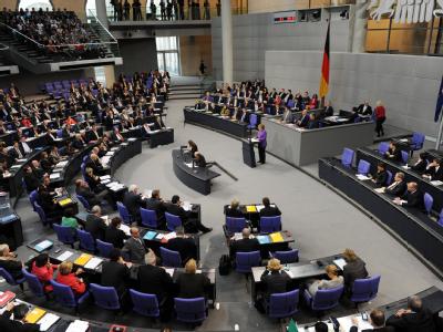 Eine rot-grüne Koalition bekäme derzeit bei einer Bundestagswahl eine absolute Mehrheit. Bundestag