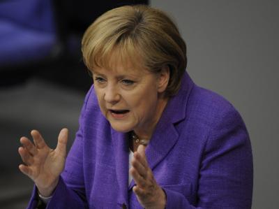 Kanzlerin Angela Merkel warnt in der Euro-Krise vor einem Zerfall der EU. Kanzlerin Angela Merkel