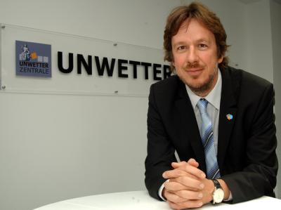 Die Staatsanwaltschaft Mannheim hat Anklage gegen den Meteorologen und TV-Moderator Jörg Kachelmann wegen Verdachts der Vergewaltigung in einem besonders schweren Fall und gefährlicher Körperverletzung erhoben. TV-Moderator Jörg Kachelmann