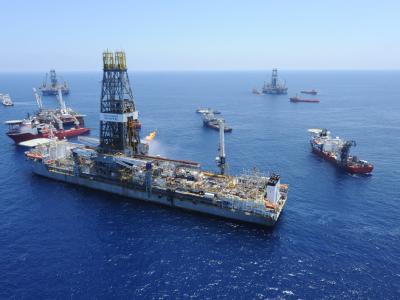 Der - bisher erfolglose - Kampf gegen die Ölkatastrophe hat BP bislang rund 760 Millionen US-Dollar gekostet. (Foto: US Coast Guard) Weiter Kampf gegen Öl-Katastrophe im Golf von Mexiko