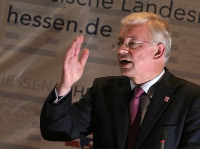 Hessens Ministerpräsident Roland Koch kehrt der Politik den Rücken. Roland Koch