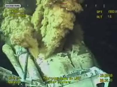 Fehlschlag im Kampf gegen die Ölpest: Die «Top Kill» genannte Operation, bei der Schlamm in das Bohrloch gepumpt wurde, hat den Austritt von Öl und Gas ins Meer nicht stoppen können. BP Operation «Top Kill»