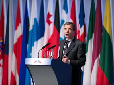 NATO-Generalsekretär Rasmussen, hier am Dienstag in Riga, warnt die Bündnisstaaten vor zu harten Einschnitten in den Verteidigungsetats. NATO-Generalsekretär Rasmussen