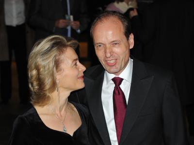 Ursula von der Leyen und ihr Ehemann Heiko besuchen die Philharmonie in Berlin. (Archivbild) Ursula von der Leyen und Ehemann Heiko