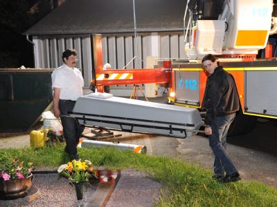 Nach dem Fund einer Frauenleiche auf einem Friedhof in Hessen ist der Tatverdächtige dem Haftrichter vorgeführt worden. Friedhof von Altenhaßlau