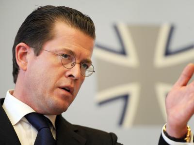 Der Etat von Bundesverteidigungsminister Karl-Theodor zu Guttenberg ist von den Sparplänen der Regierung erheblich betroffen. Bundesverteidigungsminister Karl-Theodor zu Guttenberg