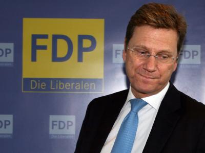Guido Westerwelle will FDP-Vorsitzender und Außenminister bleiben. Guido Westerwelle