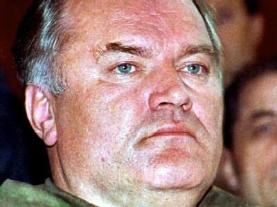 Der als Kriegsverbrecher gesuchte frühere Kommandeur der bosnischen Serben, Rakto Mladic. (Archivfoto aus dem Jahr 1995) Mladic