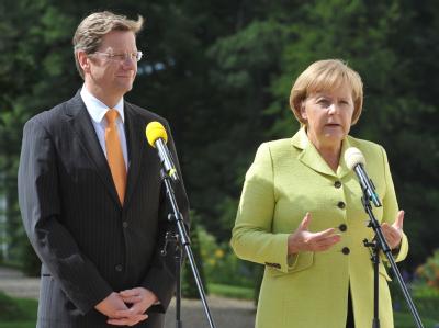 Bundeskanzlerin Merkel und Vize-Kanzler Westerwelle: «Wenn wir diesen Auftrag nicht vernünftig erfüllen, wäre das ein Treppenwitz.» Guido Westerwelle und Angela Merkel
