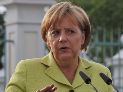 Bundeskanzlerin Angela Merkel traf sich mit Vertretern aus Wirtschaft und Gewerkschaften. Angela Merkel