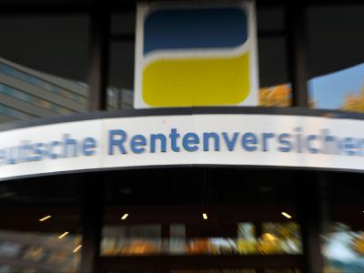 Die SPD will die Rente mit 67 solange aussetzen, bis ein größerer Anteil älterer Menschen auf dem Arbeitsmarkt tatsächlich auch Beschäftigung findet. Deutsche Rentenversicherung