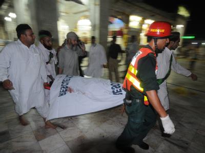 Bei zwei Selbstmordanschlägen in der ost-pakistanischen Stadt Lahore sind zahlreiche ums Leben gekommen. Selbstmordanschlag auf muslimischen Schrein in Lahore